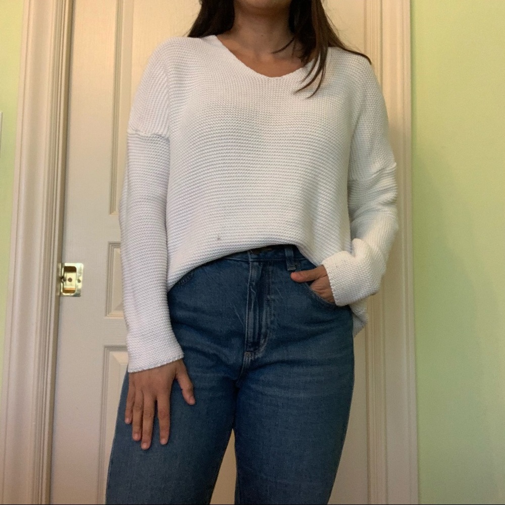 White oversized knitted sweater